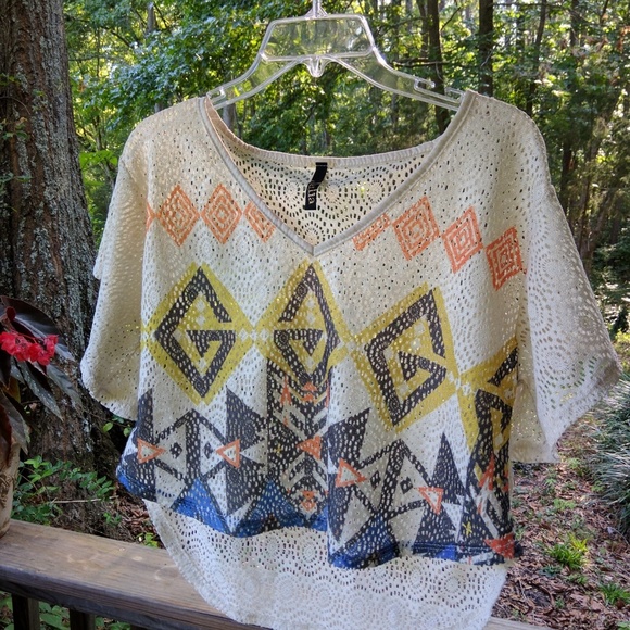 JULIA High Low Aztec Print Cropped SS Top - Picture 1 of 7